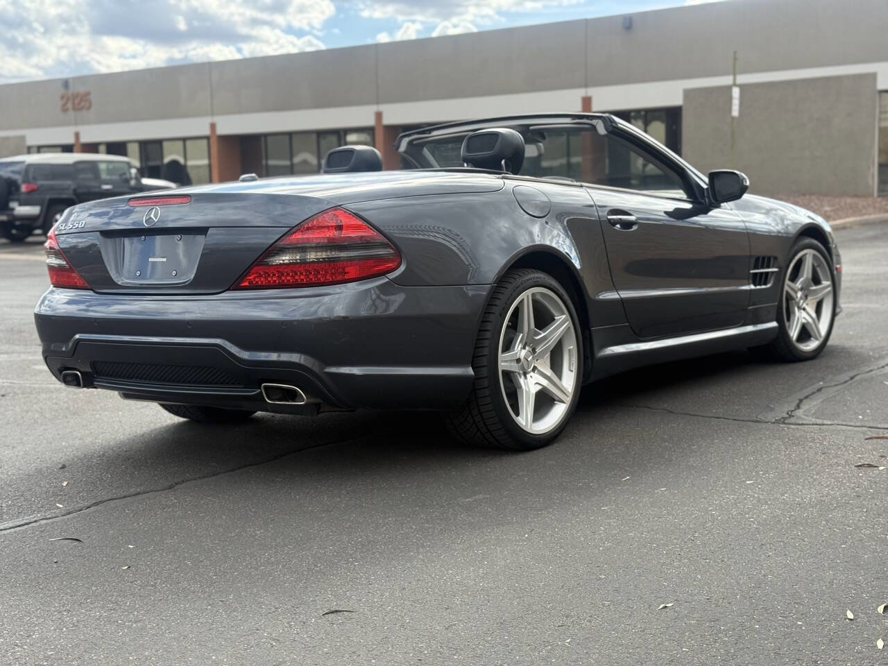 Used 2009 Mercedes-Benz SL 550 w/ Premium I Pkg image 8