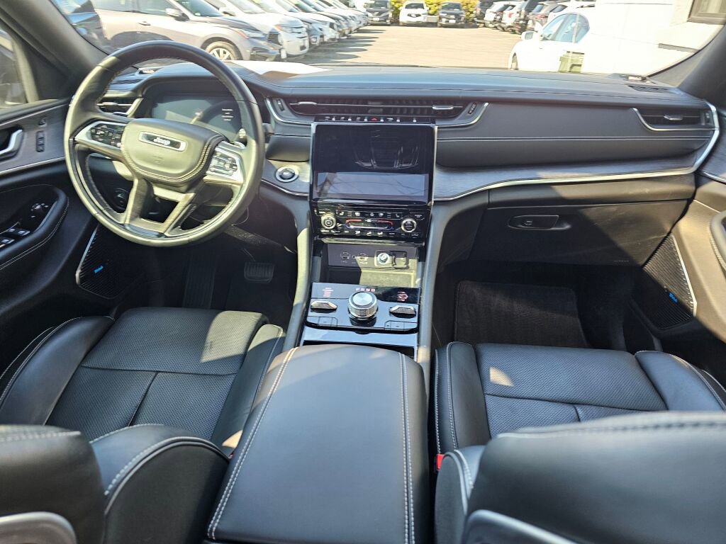 Used 2024 Jeep Grand Cherokee Overland w/ Advanced Protech Group III image 11