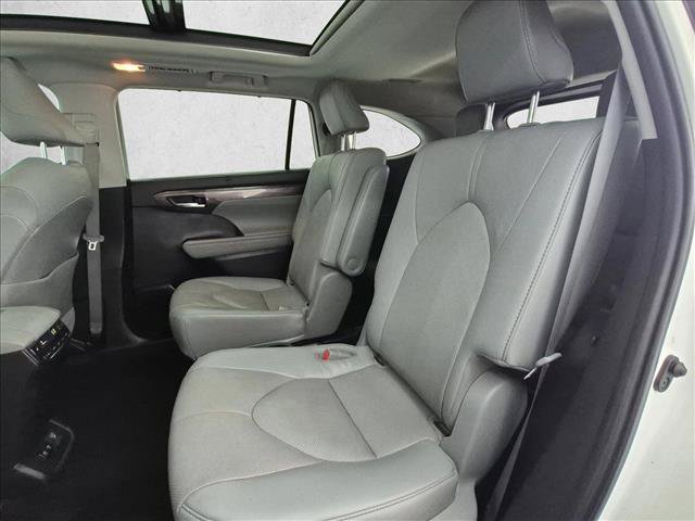 Used 2021 Toyota Highlander Platinum AWD/4WD image 22
