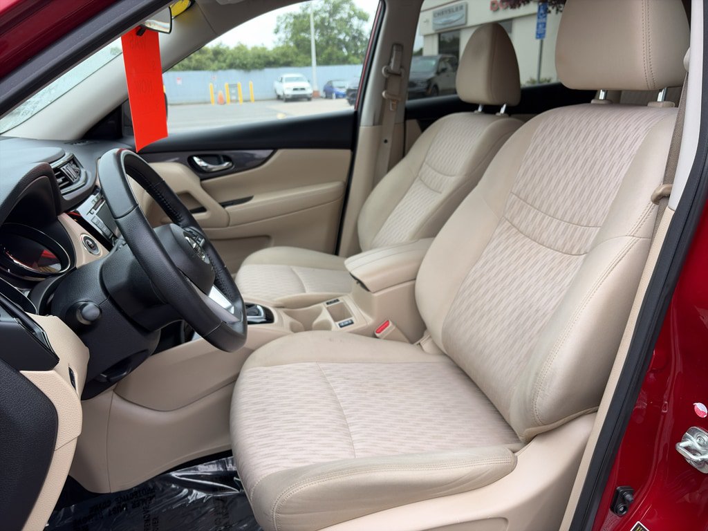 Used 2019 Nissan Rogue SV FWD image 5