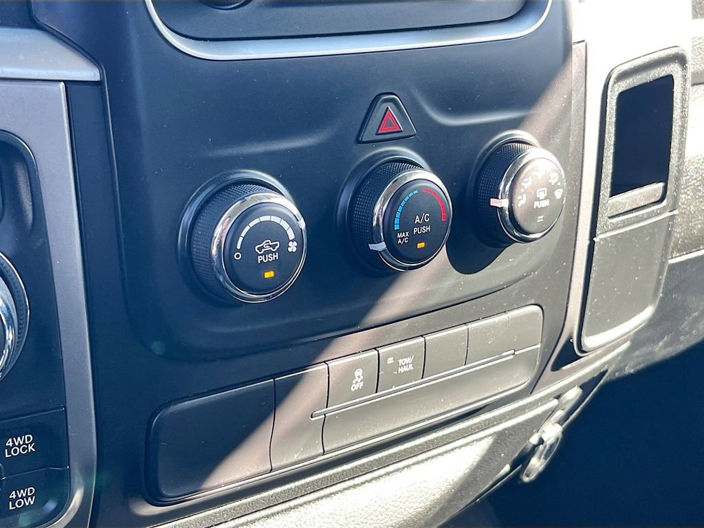 Used 2021 RAM 1500 Classic SLT AWD/4WD image 15