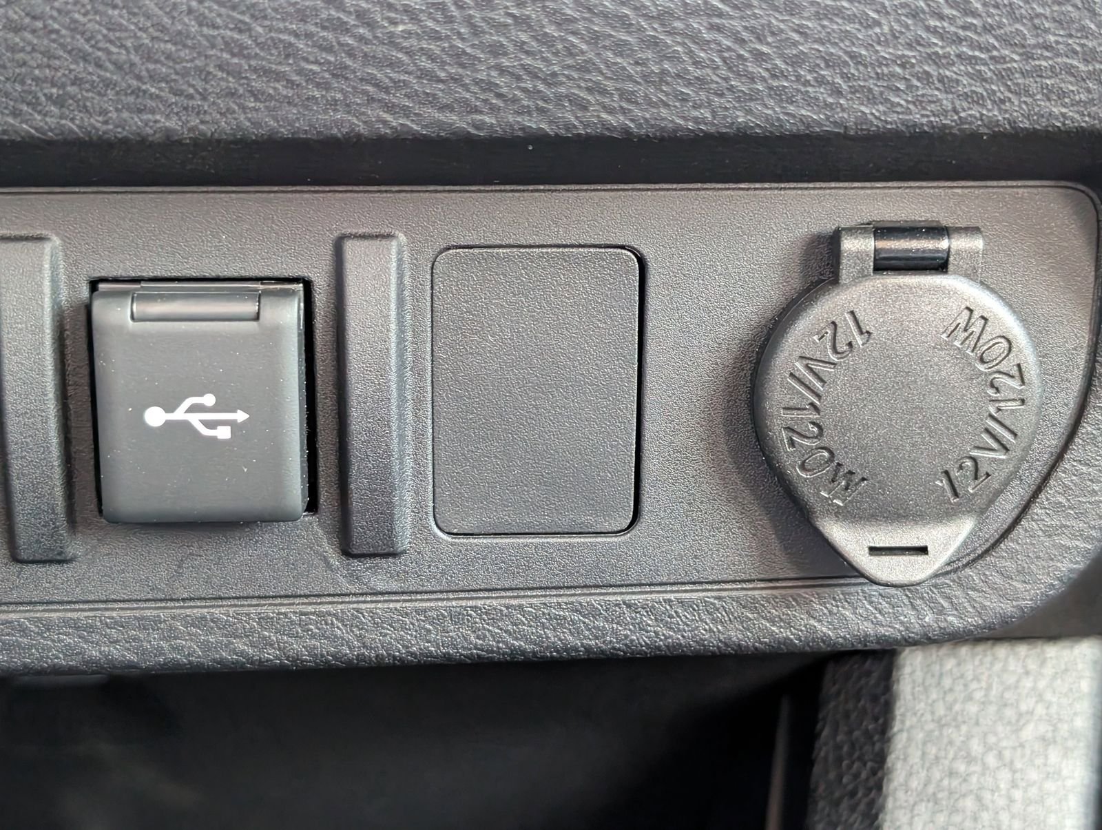 Used 2023 Toyota Tacoma SR5 AWD/4WD image 19