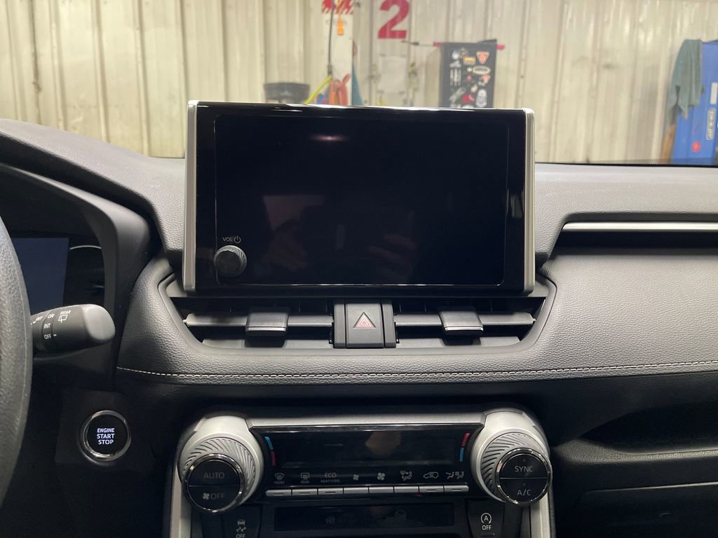 Certified 2025 Toyota RAV4 XLE AWD/4WD image 18