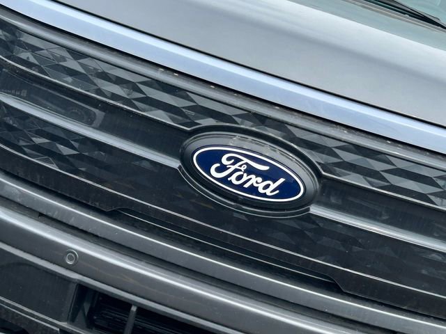 New 2025 Ford F150 Lightning Platinum image 4