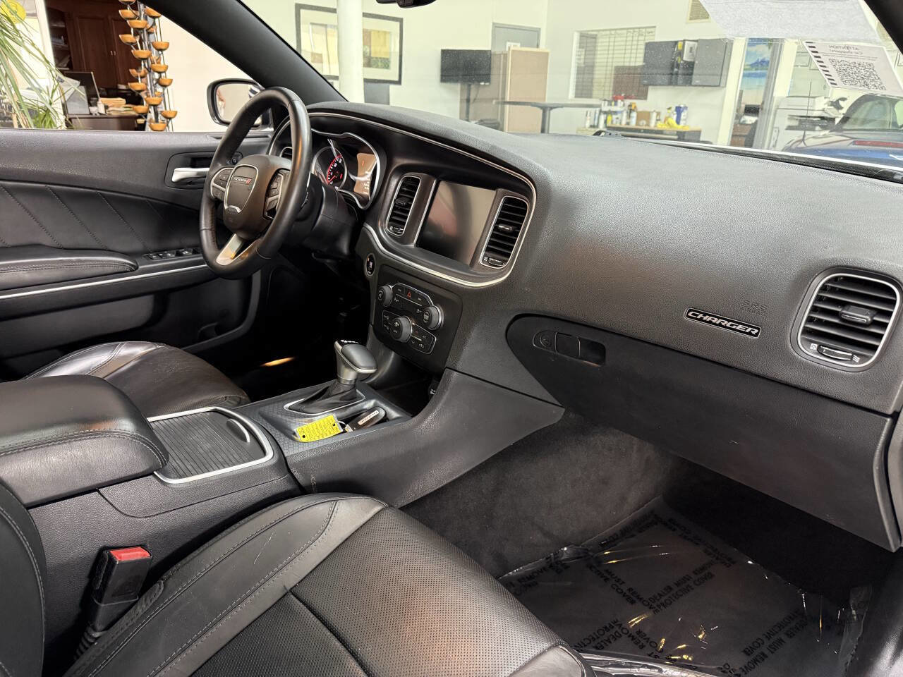 Used 2015 Dodge Charger R/T w/ Plus Group RWD image 17