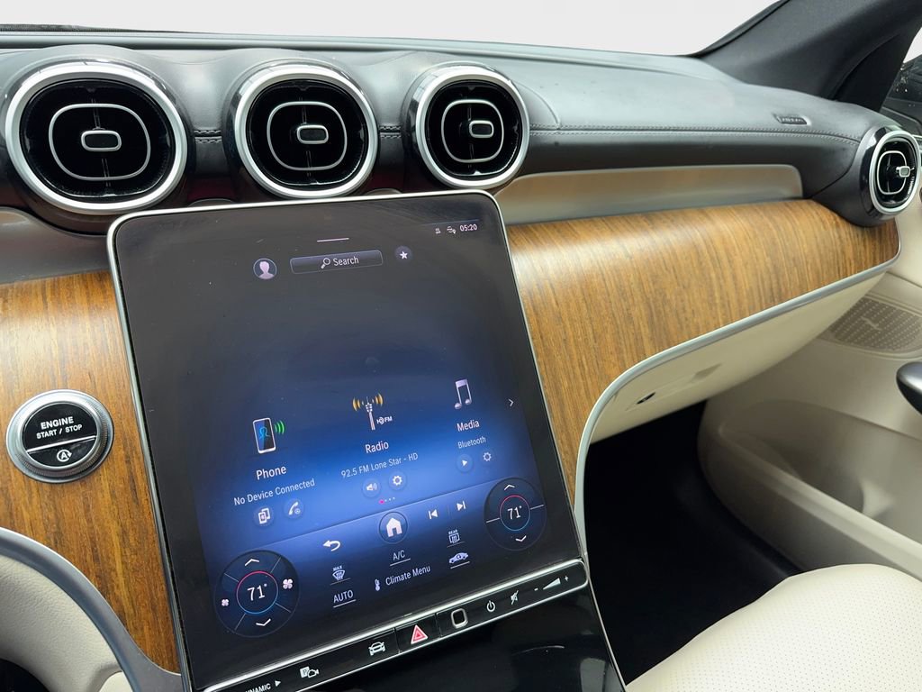 Used 2024 Mercedes-Benz GLC 300 4MATIC image 23