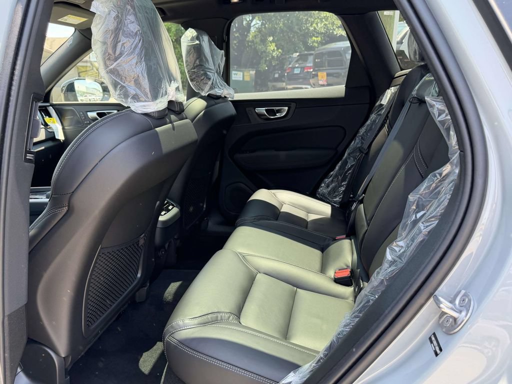 New 2026 Volvo XC60 B5 Ultra w/ Protection Package Premier AWD/4WD image 14