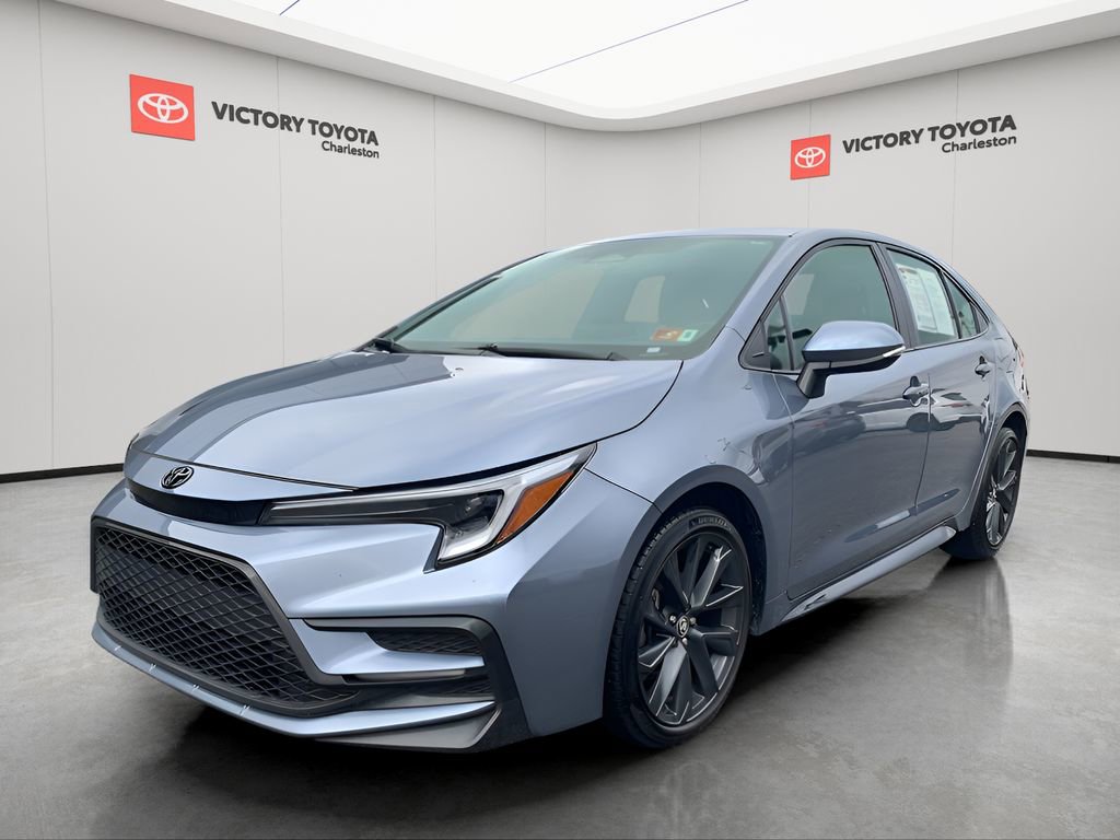 Used 2024 Toyota Corolla SE image 2