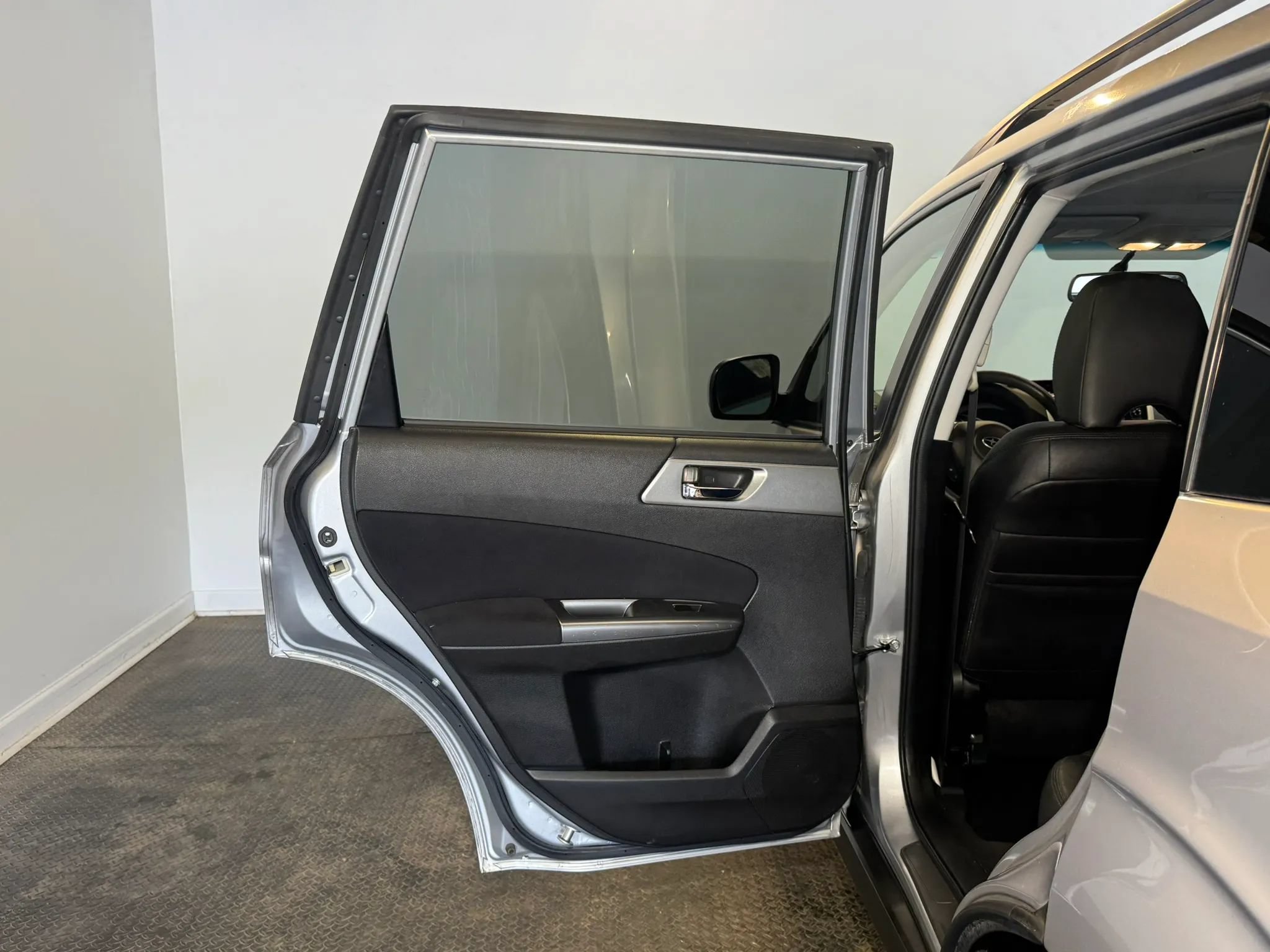 Used 2012 Subaru Forester 2.5X Limited AWD/4WD image 25