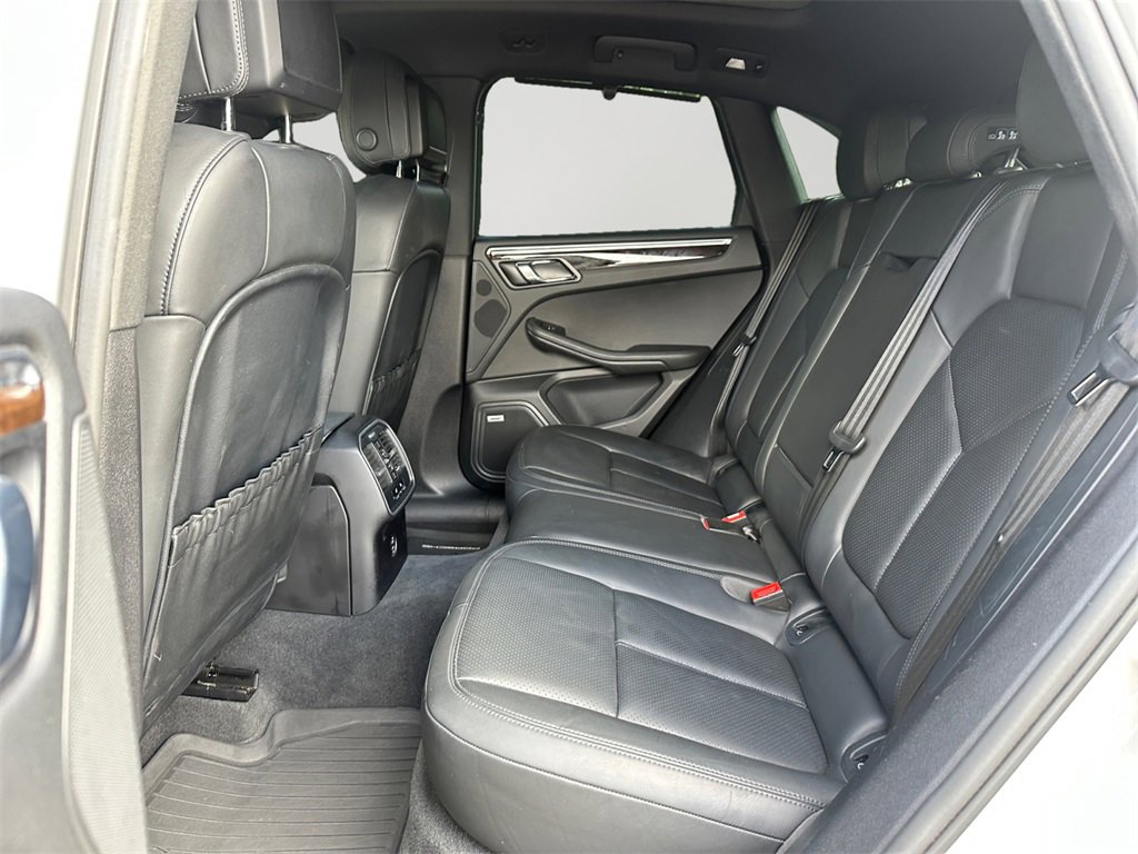 Used 2022 Porsche Macan S image 15