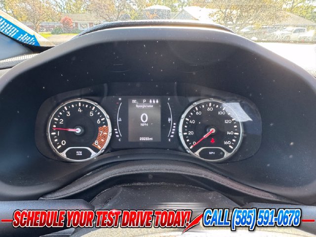 Used 2019 Jeep Renegade Latitude w/ Cold Weather Group AWD/4WD image 4