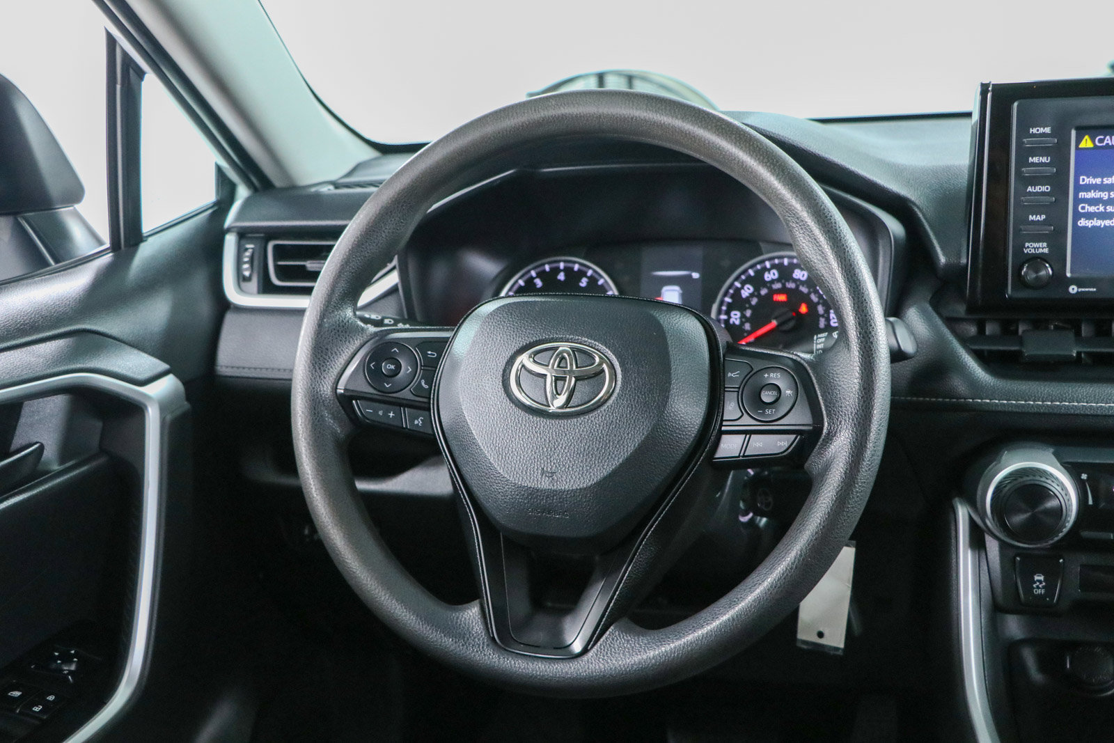 Used 2022 Toyota RAV4 LE FWD image 12