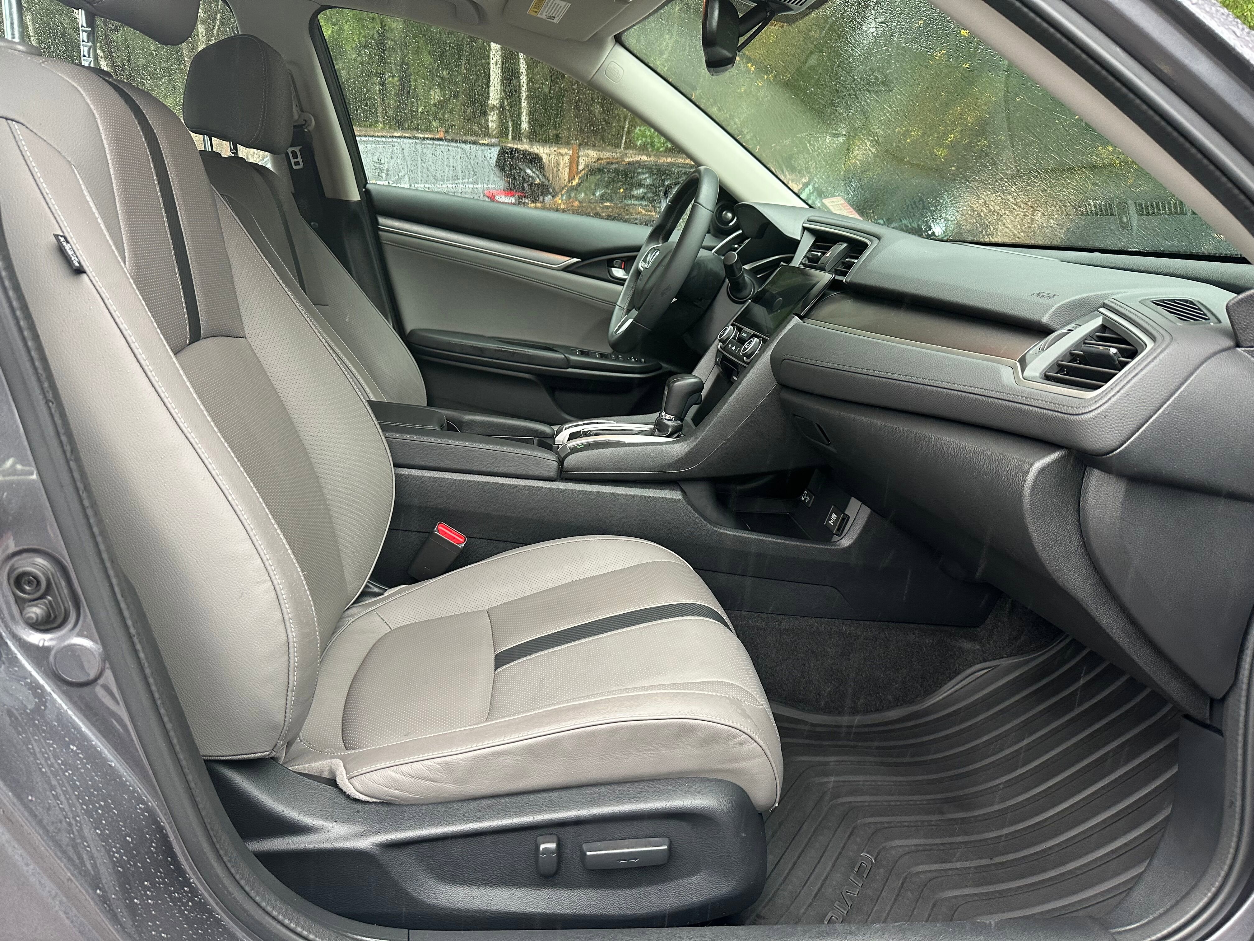 Used 2016 Honda Civic Touring image 10