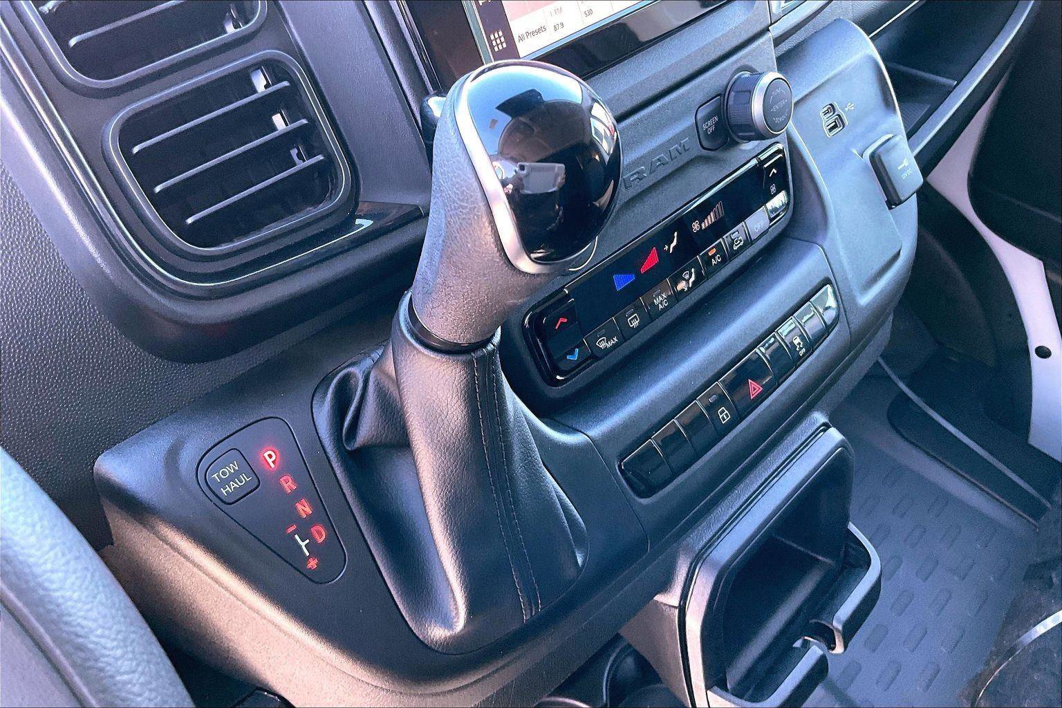 Used 2025 RAM ProMaster 2500 w/ Convenience Group image 15