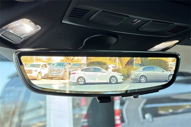 Used 2021 Chevrolet Corvette Stingray Convertible w/ Z51 Performance Package image 23