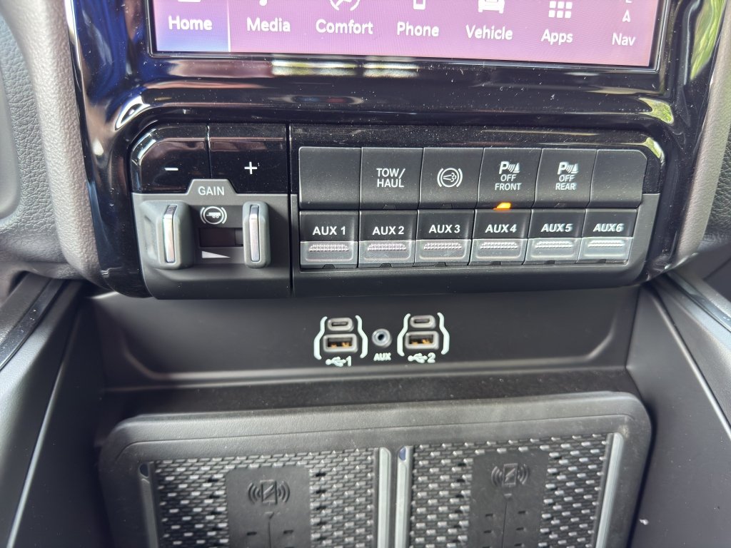 New 2026 RAM 2500 Laramie w/ Night Edition AWD/4WD image 34