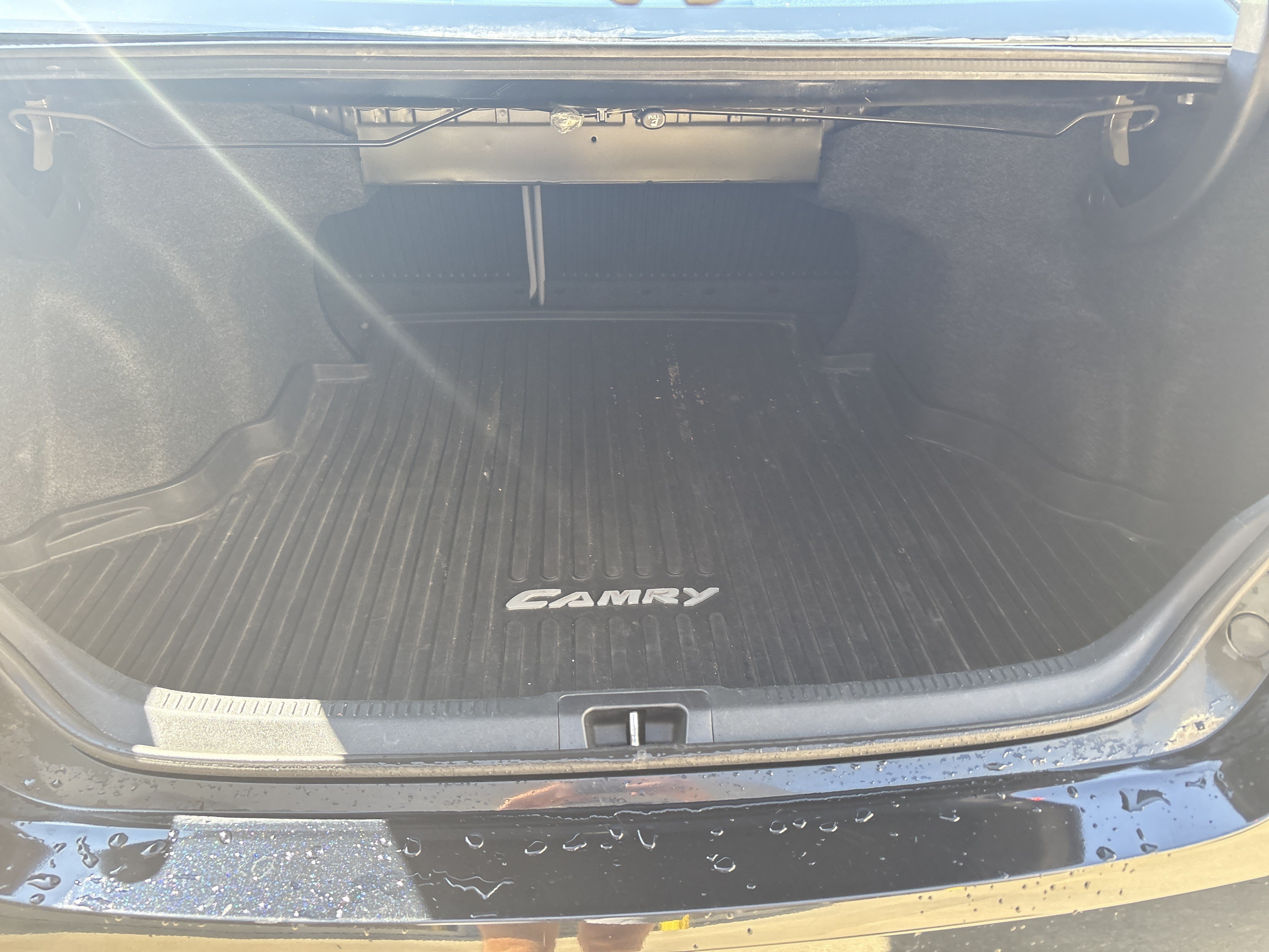 Used 2016 Toyota Camry SE FWD image 31