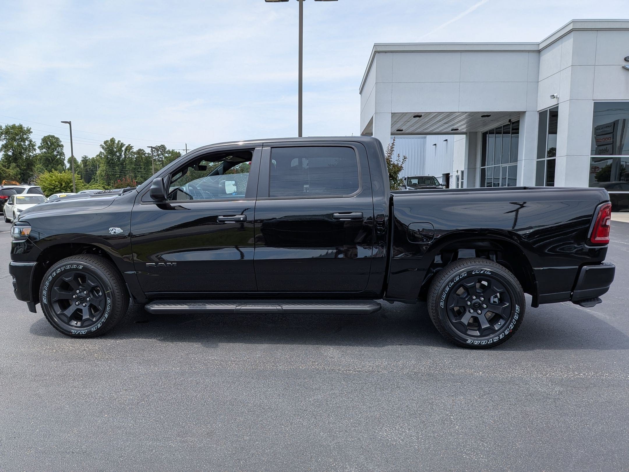 New 2026 RAM 1500 Express AWD/4WD image 8