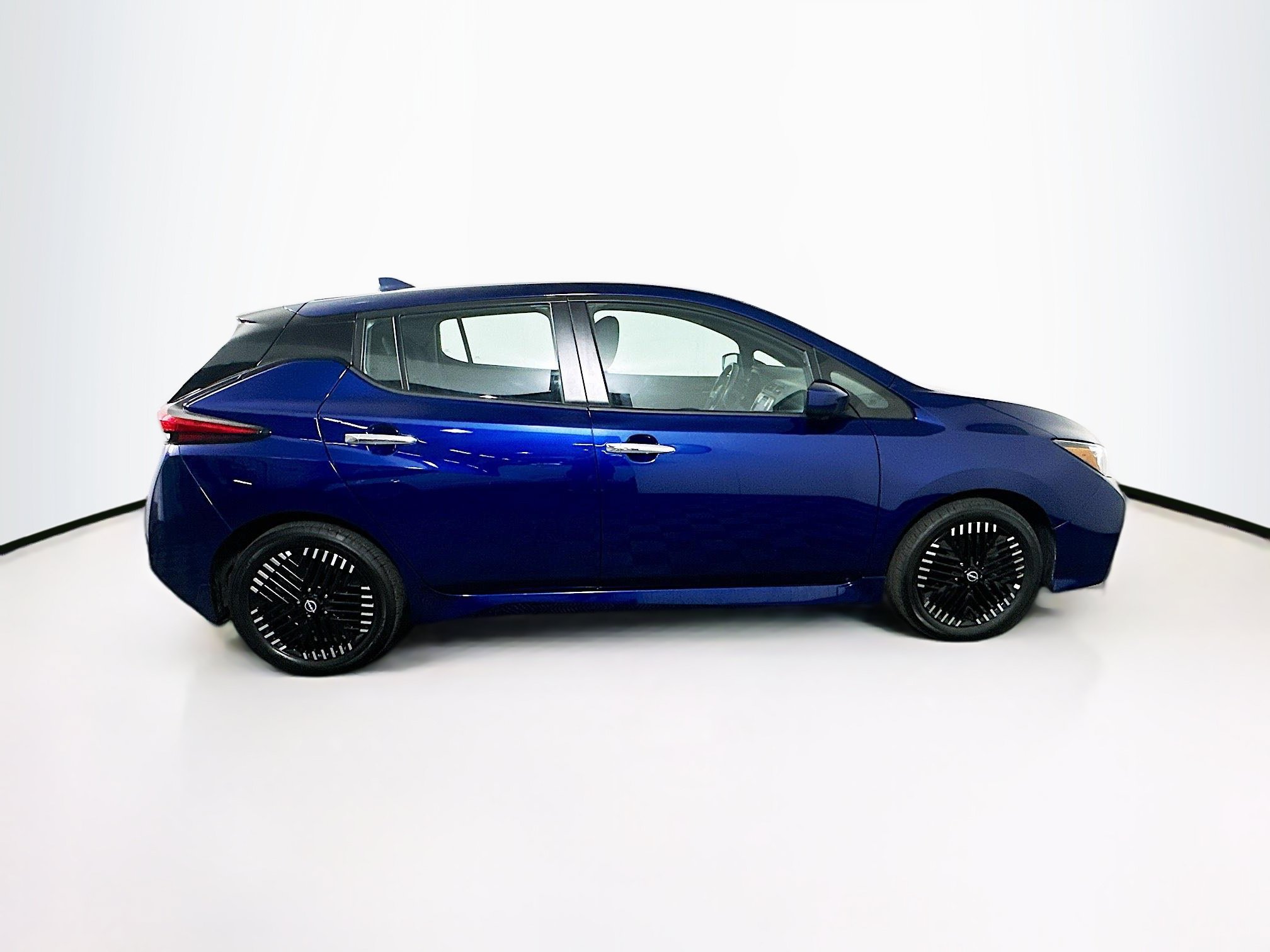 Used 2025 Nissan Leaf SV Plus FWD image 10