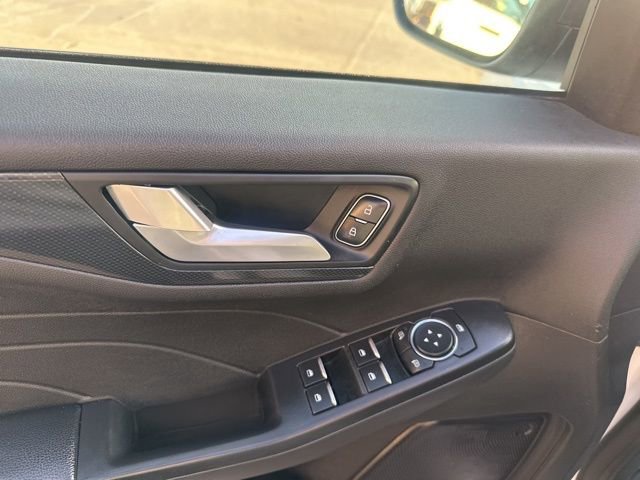 Used 2023 Ford Escape ST-Line image 17