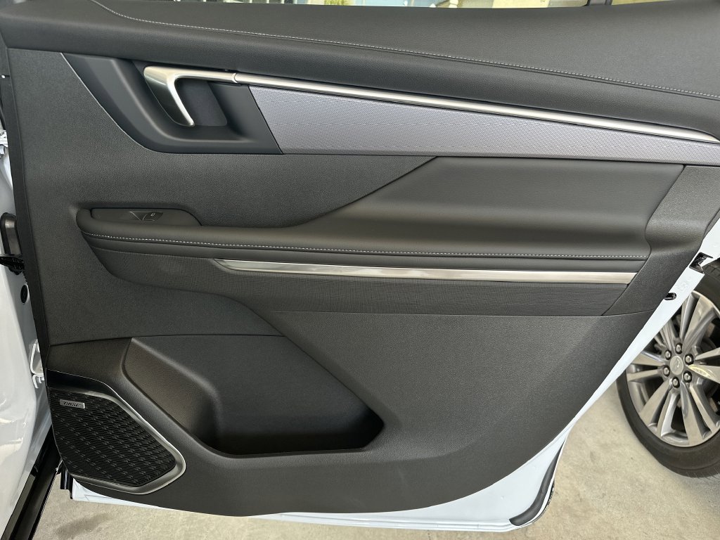 New 2026 Buick Enclave Sport Touring w/ Power Package FWD image 37