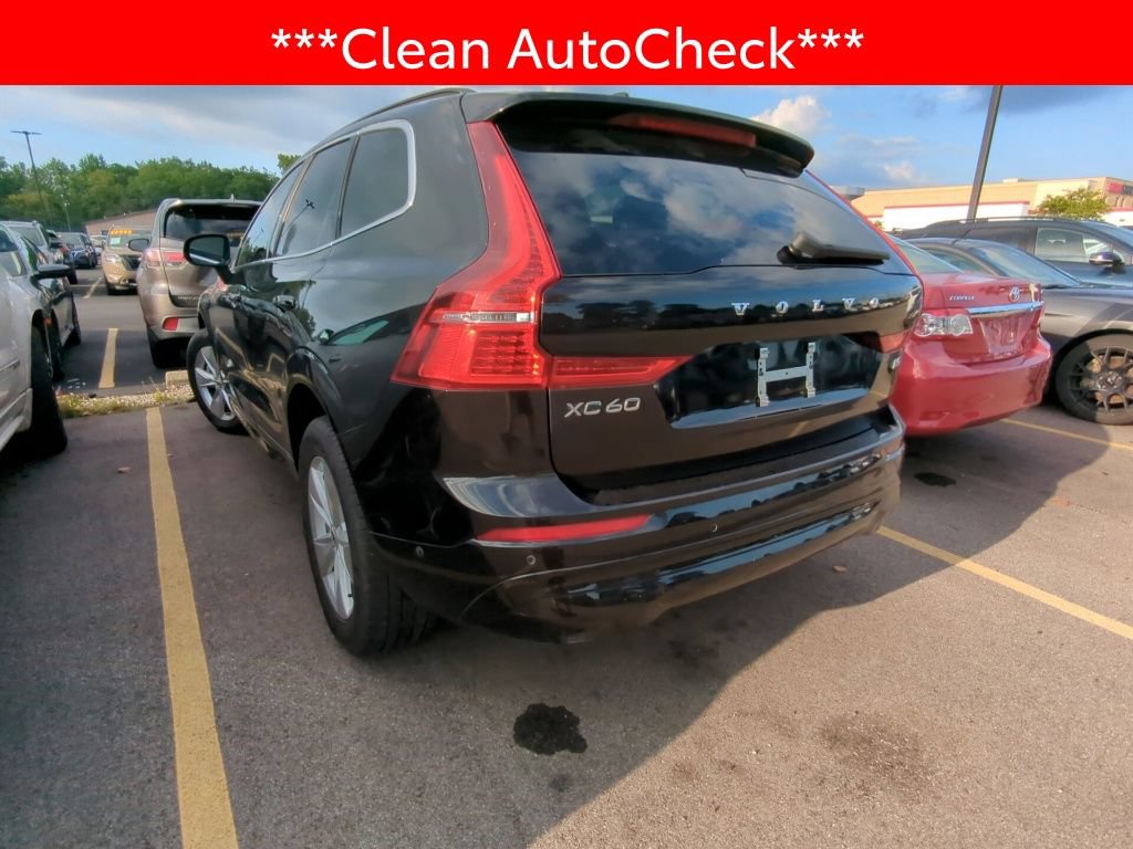 Used 2022 Volvo XC60 B5 Momentum FWD image 4
