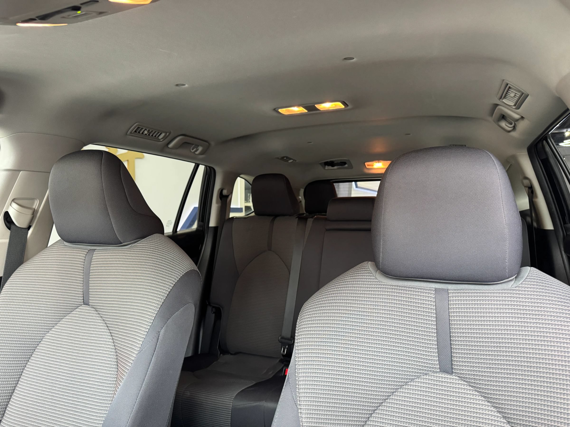 Used 2022 Toyota Highlander L AWD/4WD image 21
