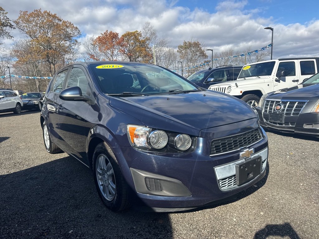 Used 2015 Chevrolet Sonic LT image 2