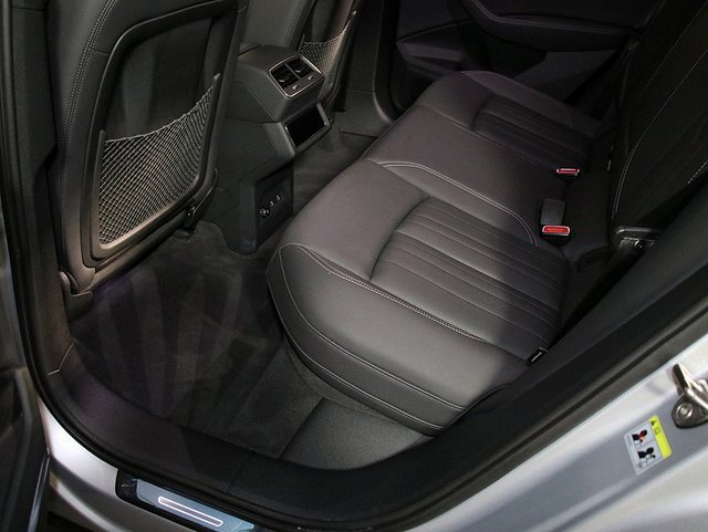 Used 2023 Audi e-tron Premium Plus w/ Premium Plus Package image 30