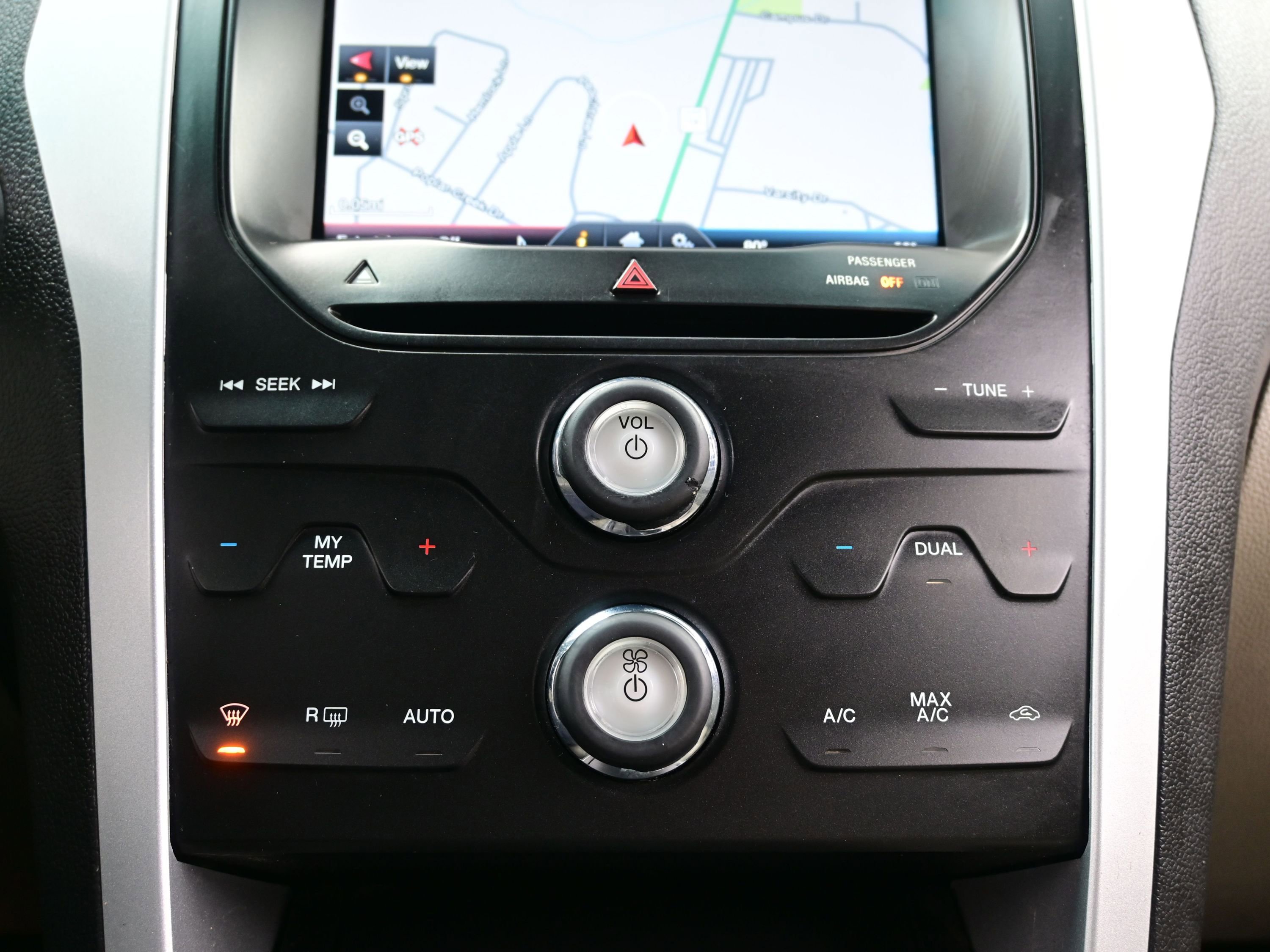 Used 2015 Ford Explorer XLT w/ Equipment Group 202B image 19