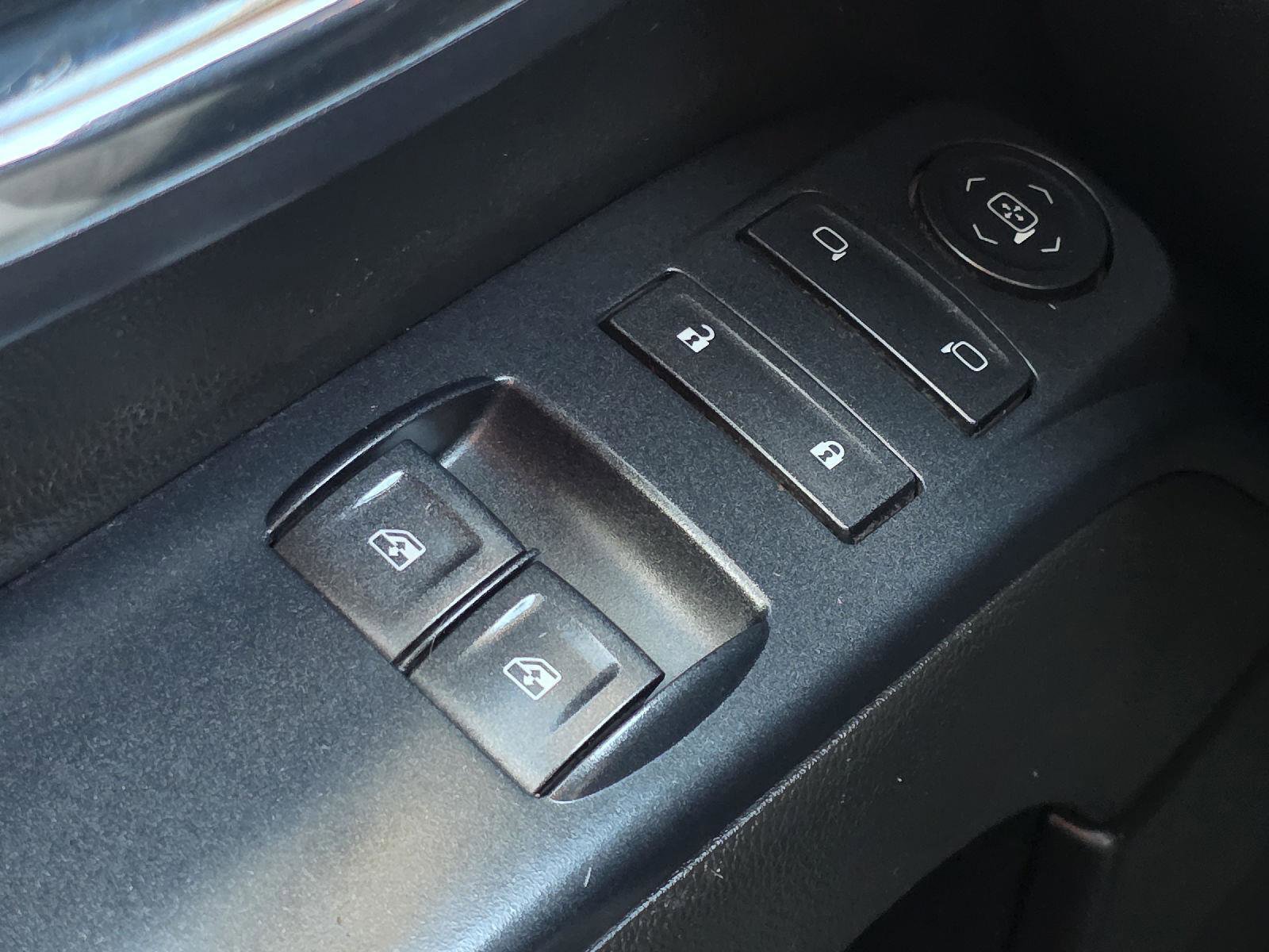 Used 2014 GMC Sierra 1500 w/ Sierra Convenience Package image 9