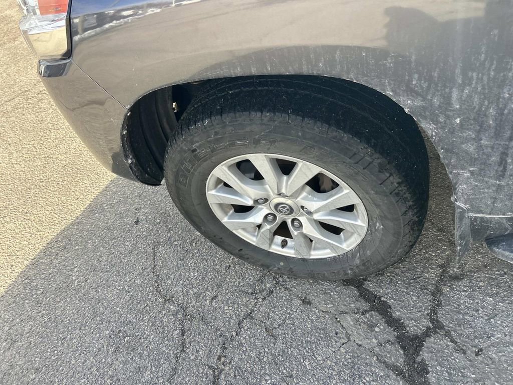 Used 2017 Toyota Land Cruiser image 14