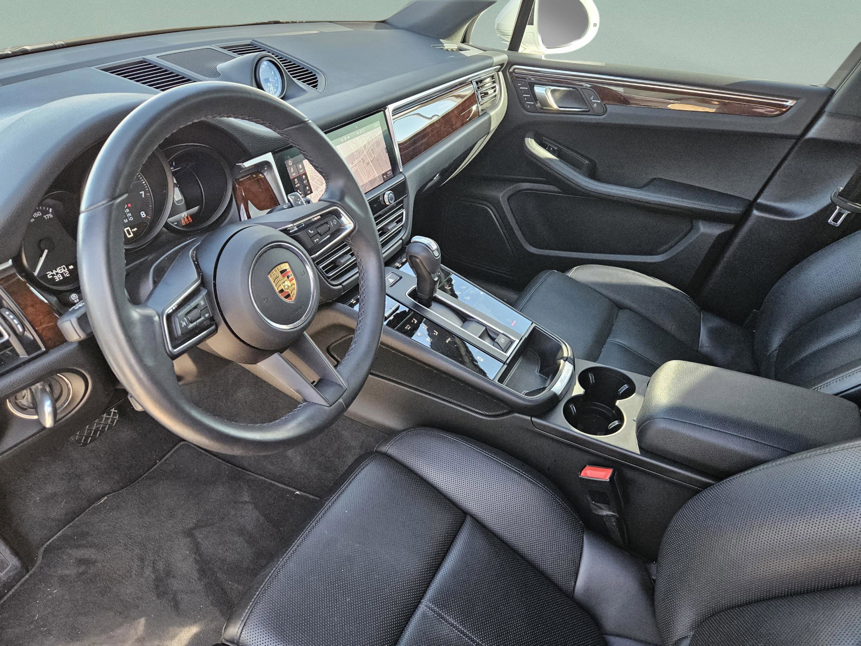 Certified 2023 Porsche Macan Turbo image 10