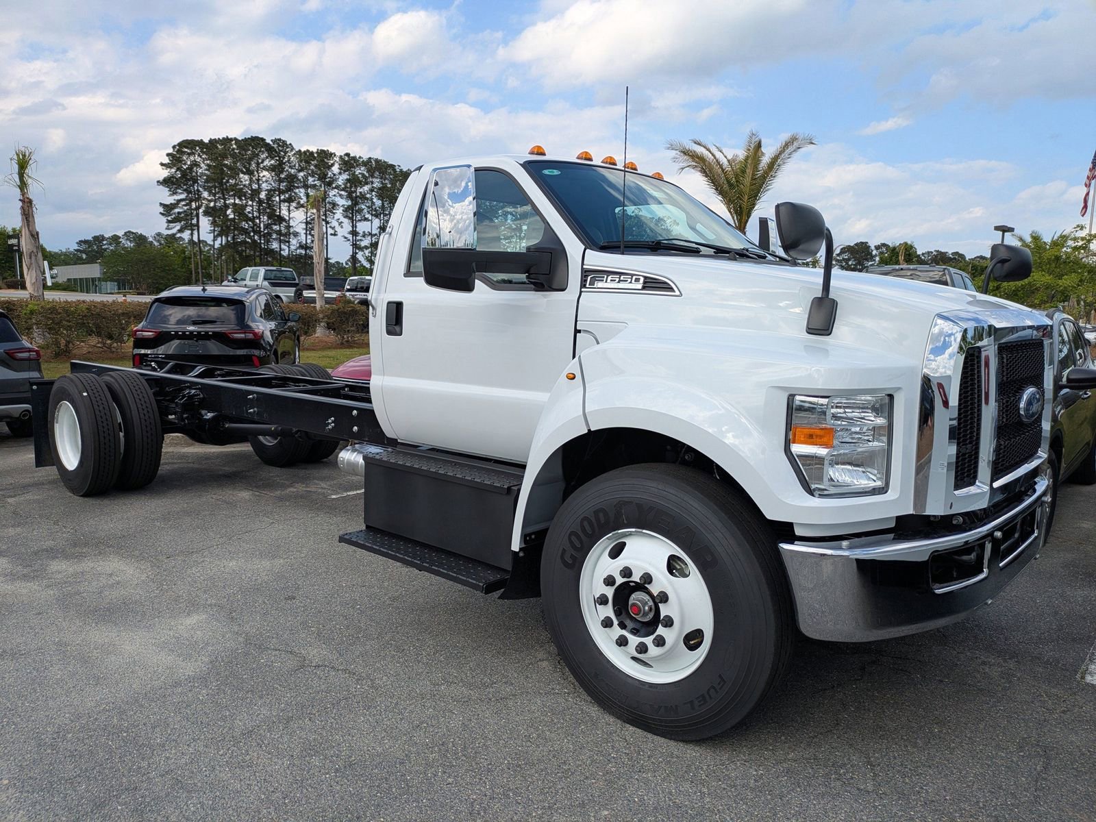 New 2027 Ford F650 2WD Regular Cab Super Duty image 1