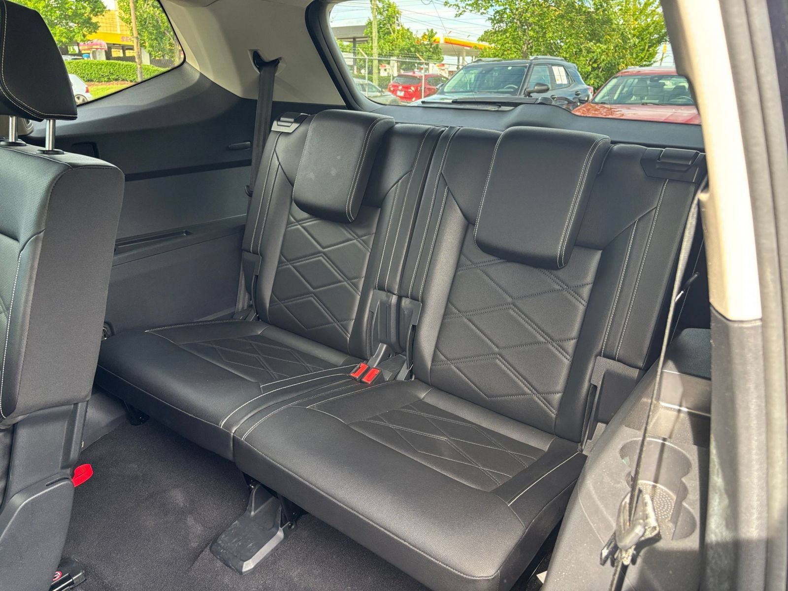 Used 2025 Volkswagen Atlas SE AWD/4WD image 30
