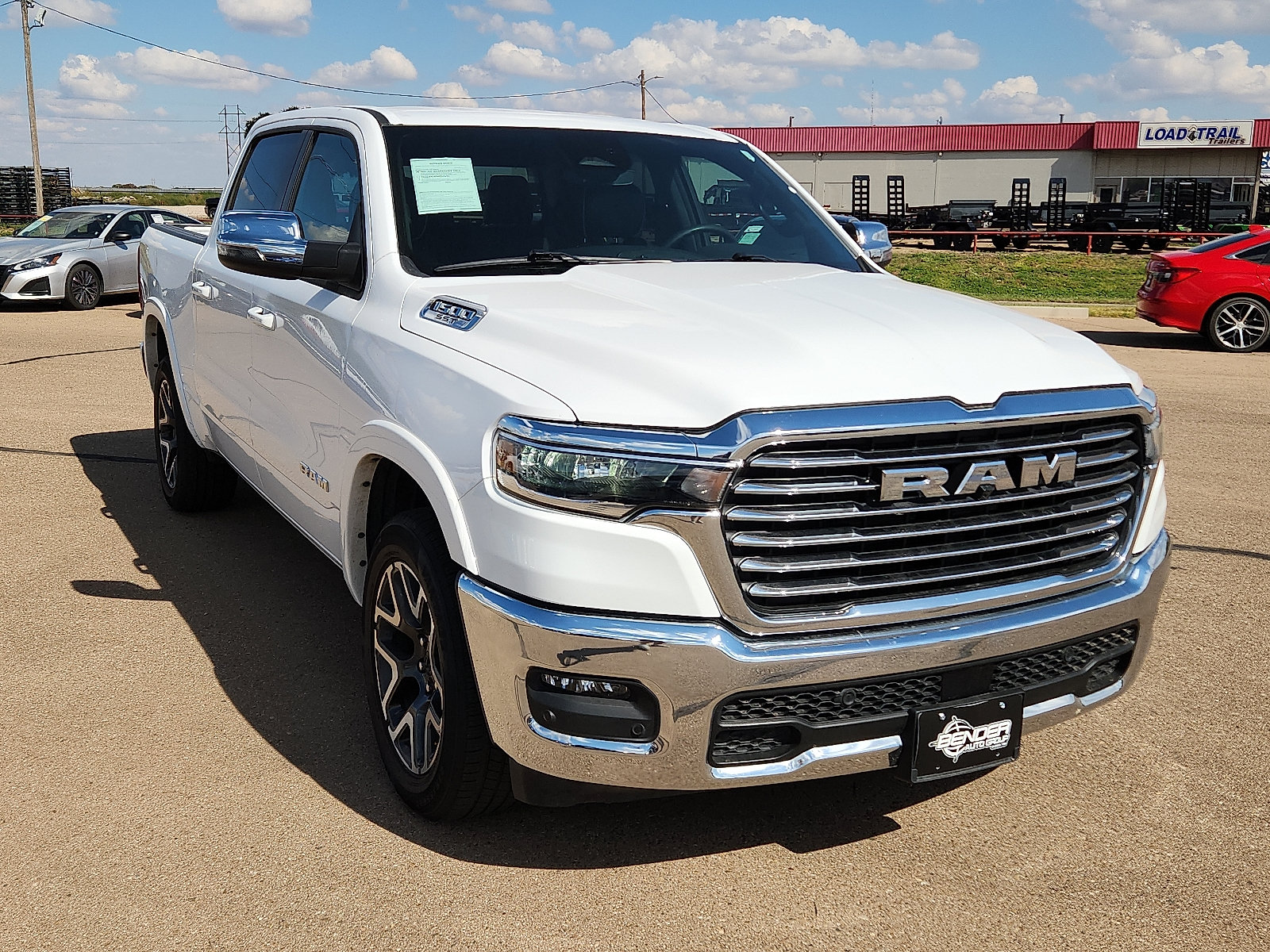 Used 2025 RAM 1500 Laramie AWD/4WD image 6
