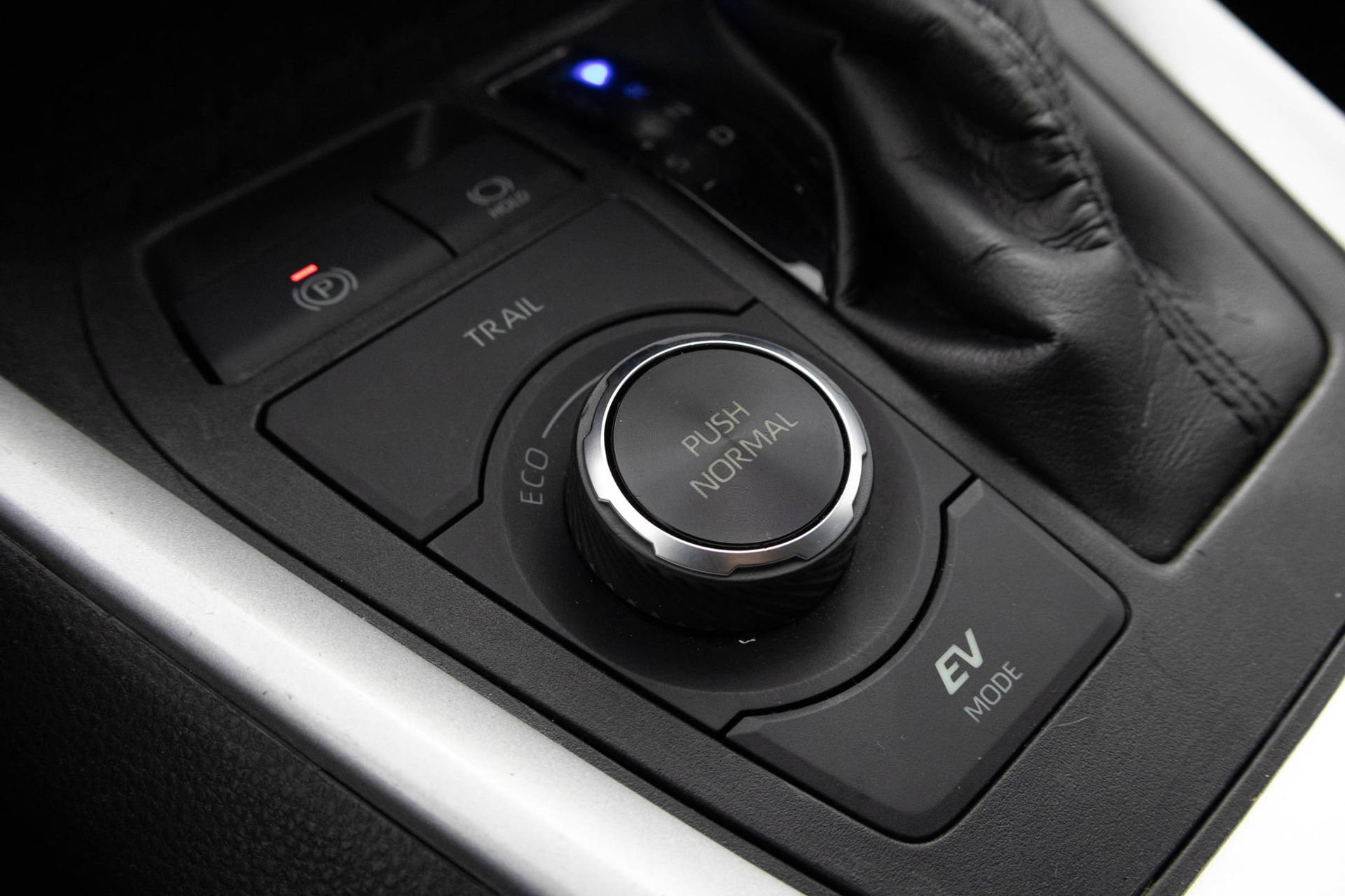 Used 2022 Toyota RAV4 LE AWD/4WD image 30