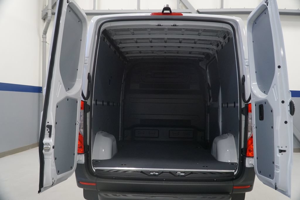 New 2026 Mercedes-Benz Sprinter 2500 image 11