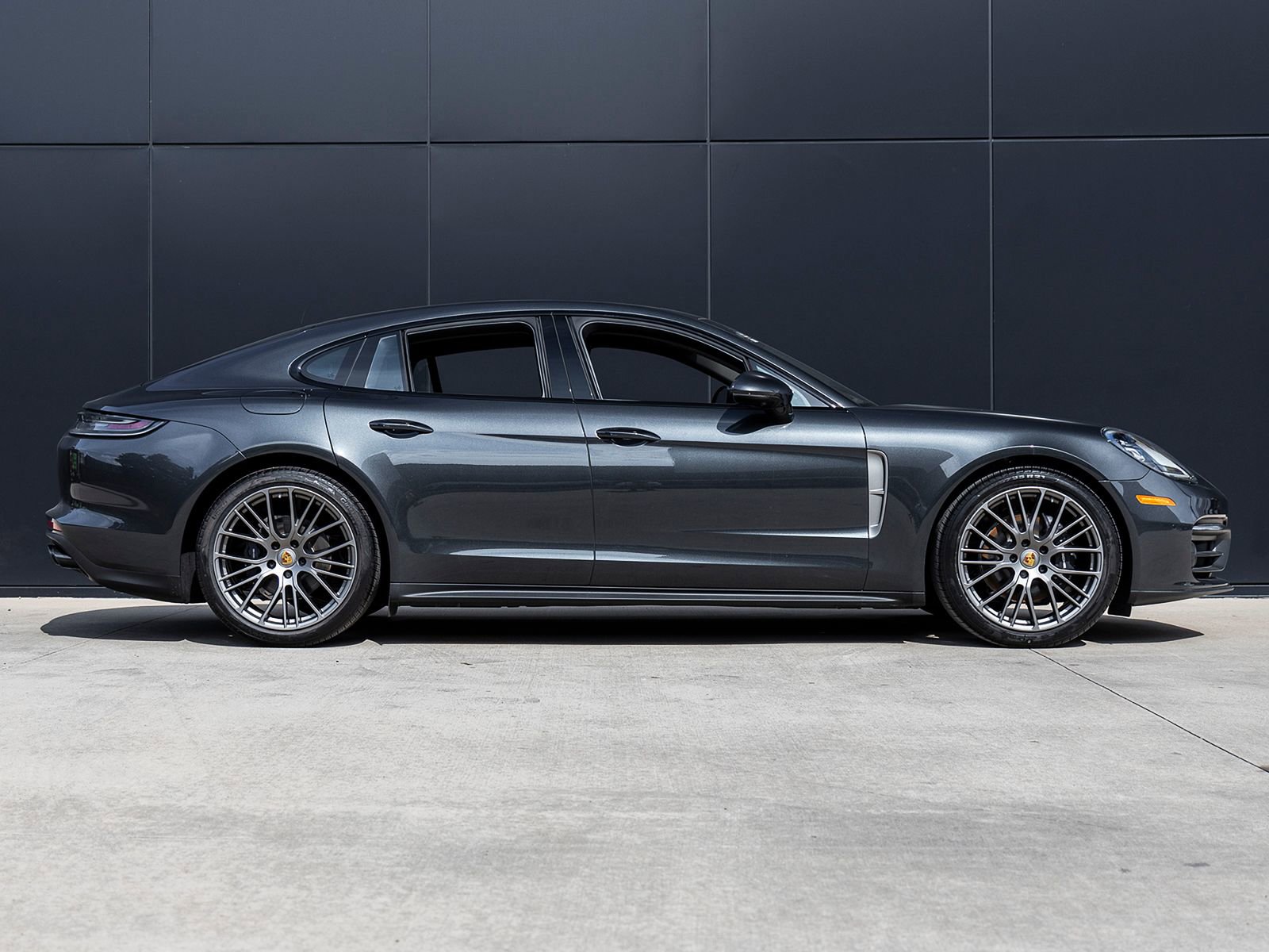 Certified 2023 Porsche Panamera Platinum Edition image 12