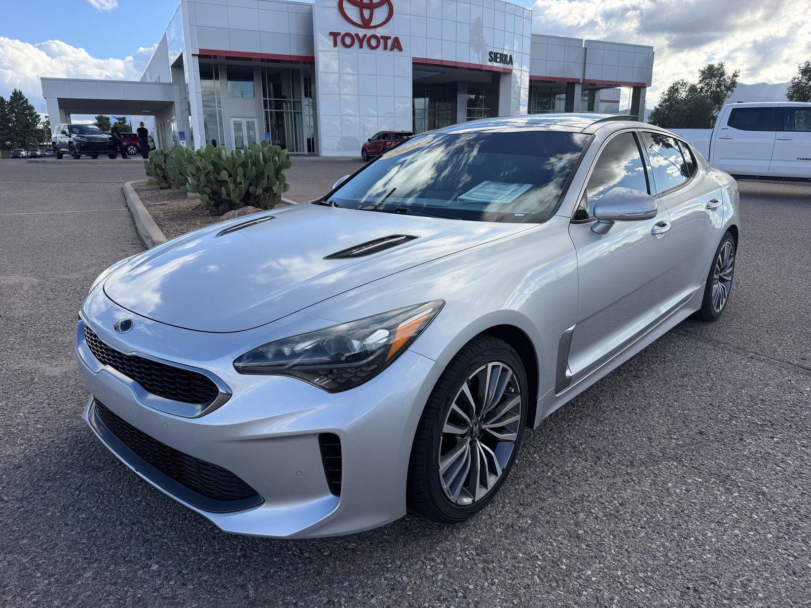 Used 2018 Kia Stinger Premium RWD image 1