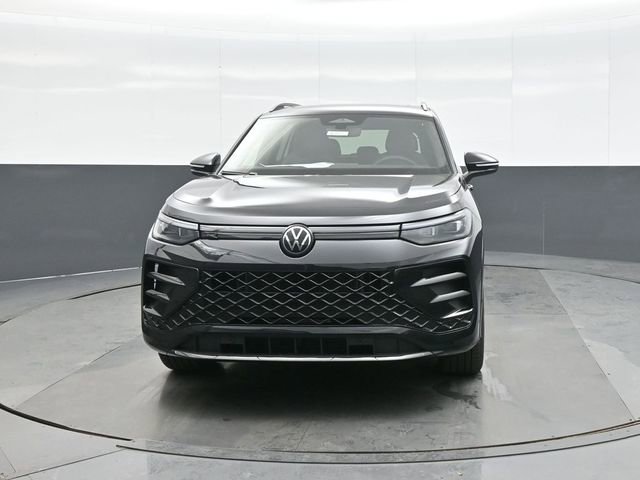 New 2026 Volkswagen Tiguan SE R-Line image 2