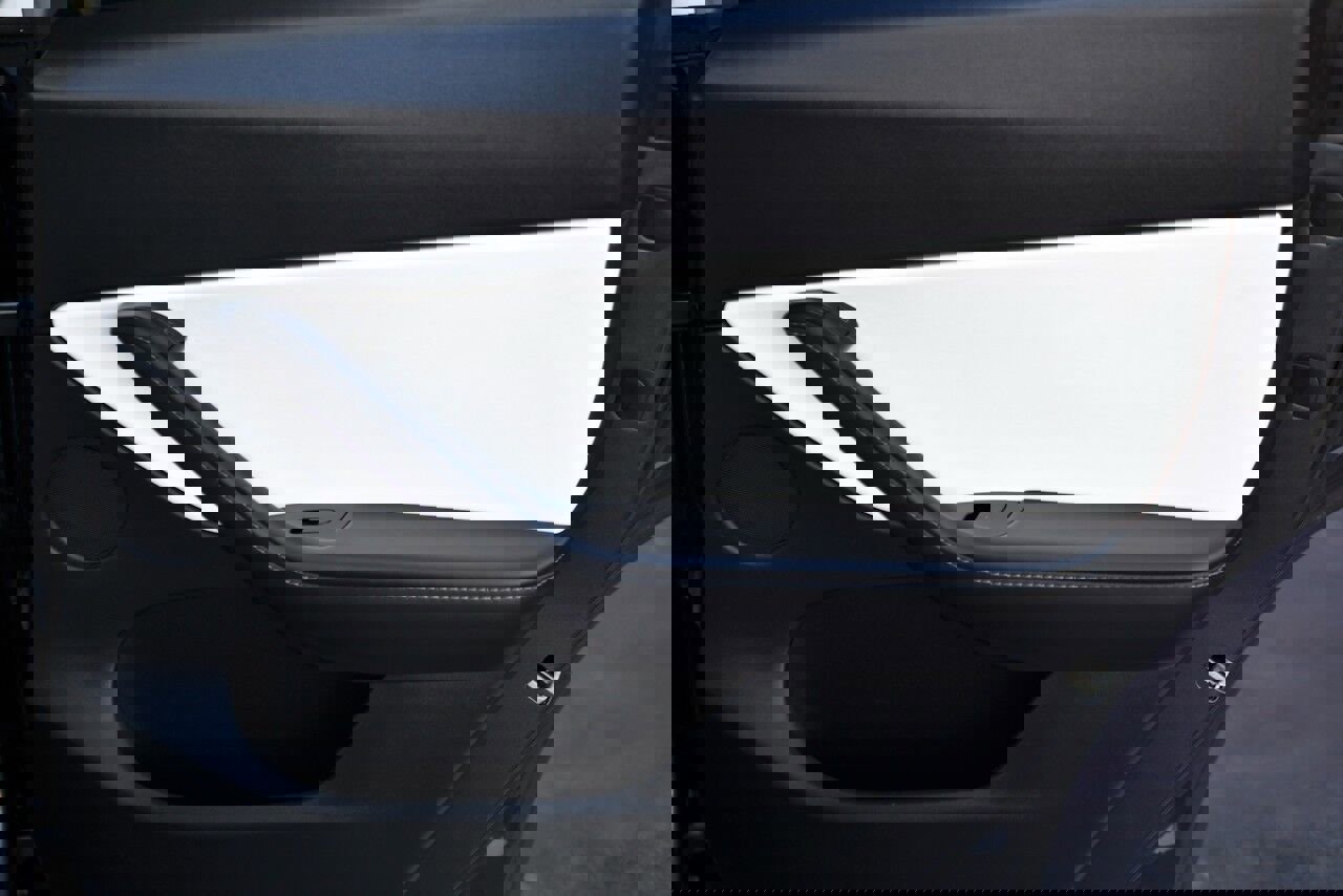 Used 2021 Tesla Model Y Long Range image 15