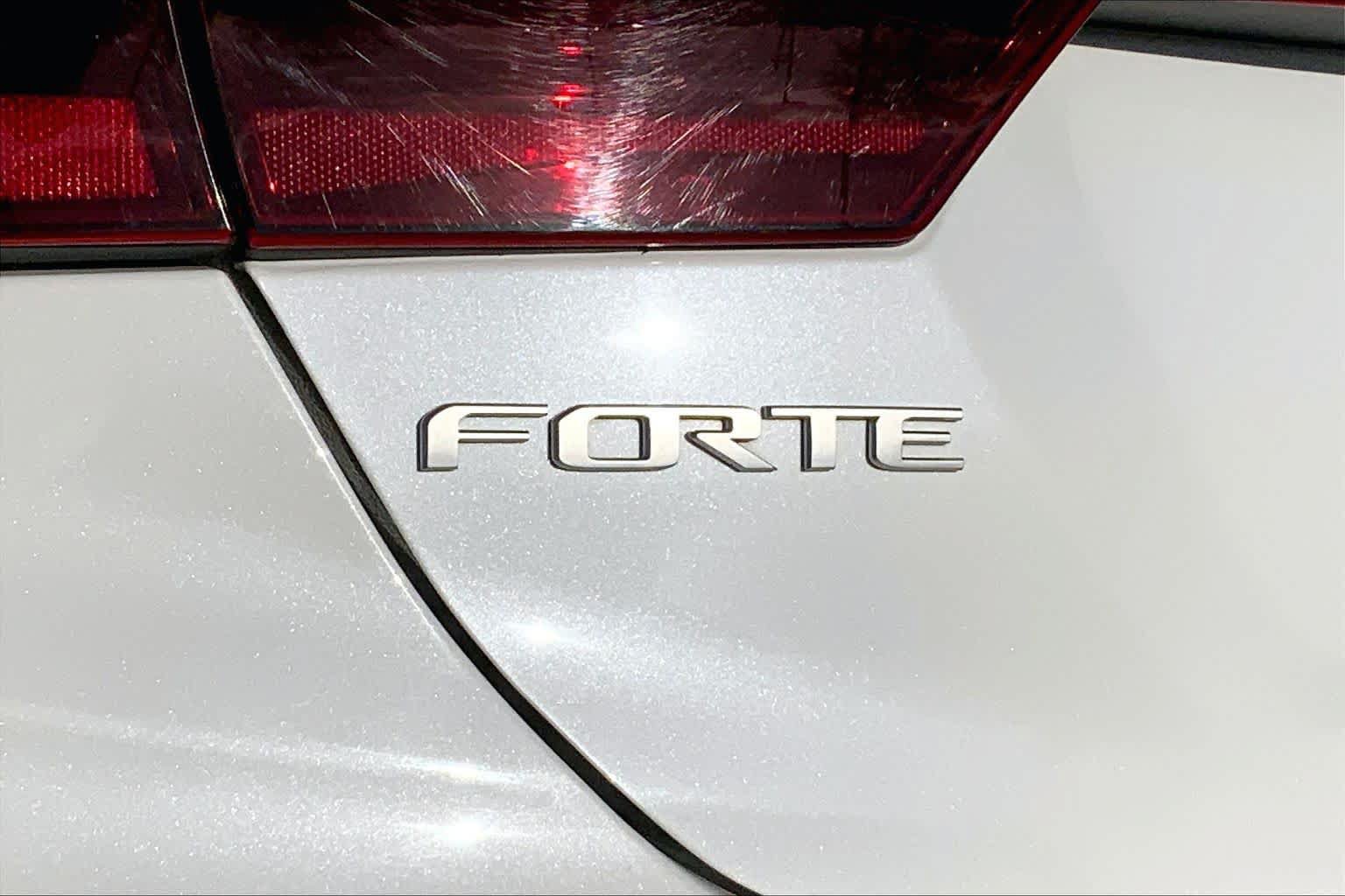 Used 2024 Kia Forte LXS FWD image 31