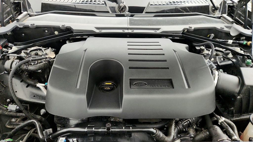 Used 2023 Land Rover Defender 90 SE image 26