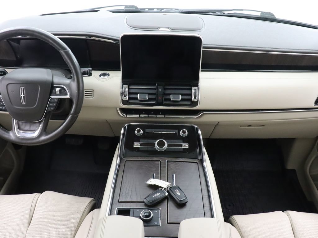 Used 2021 Lincoln Navigator Reserve w/ Luxury Package RWD image 23