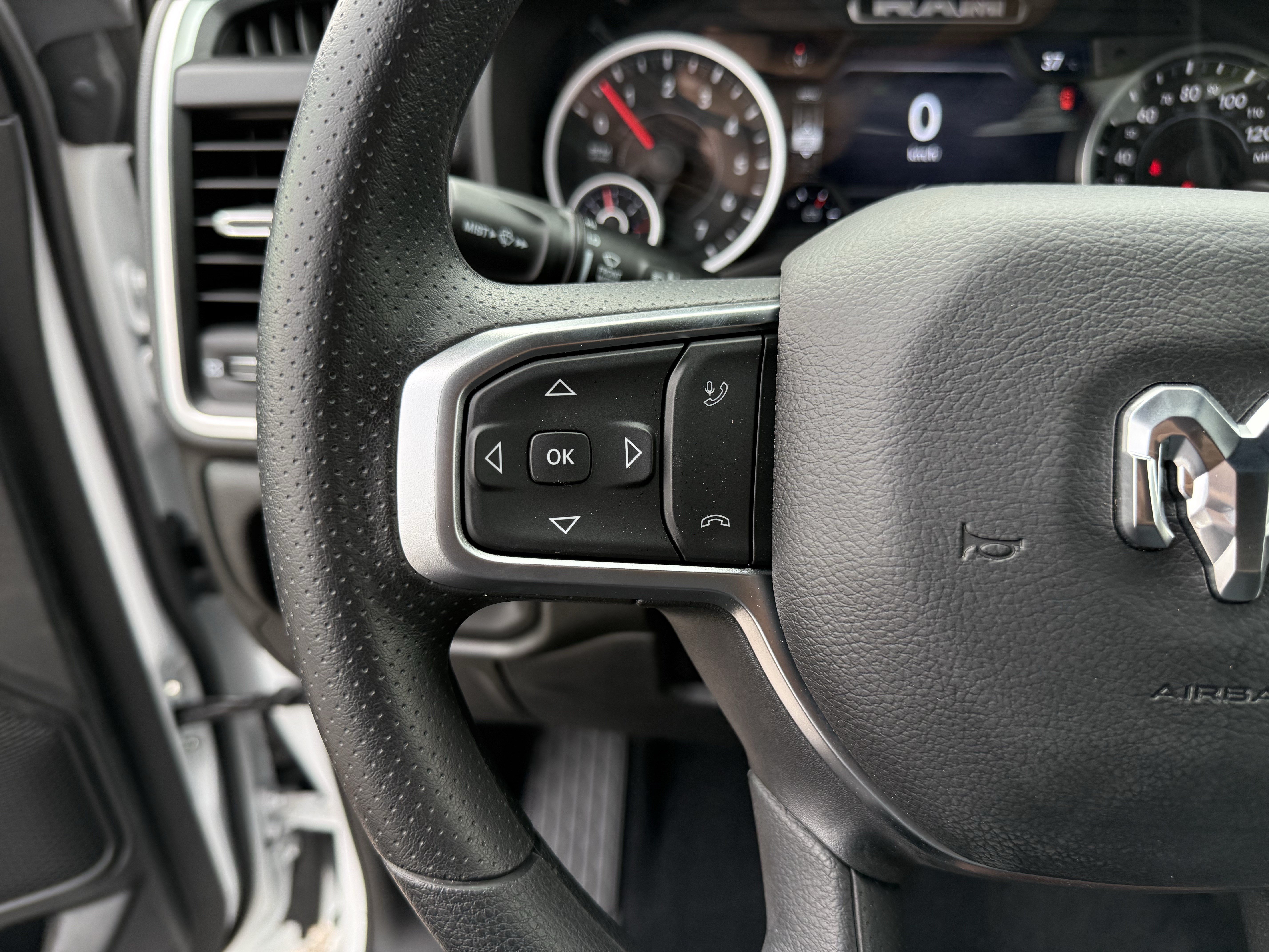 New 2026 RAM 1500 Express AWD/4WD image 18