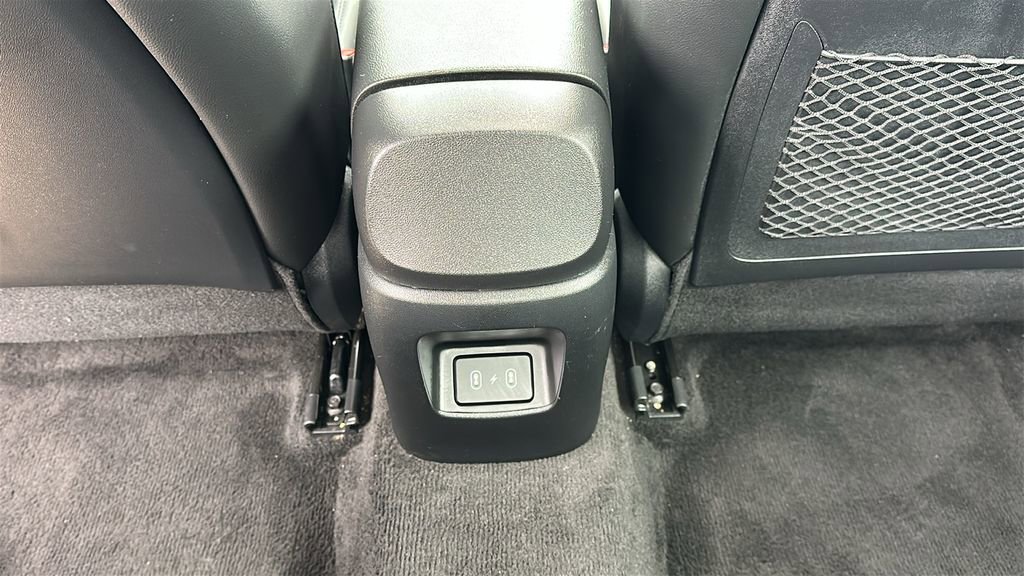 Used 2025 Hyundai Elantra Limited FWD image 32