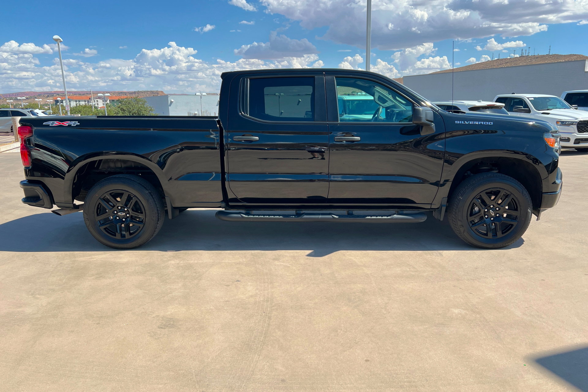 Used 2022 Chevrolet Silverado 1500 Custom AWD/4WD image 7