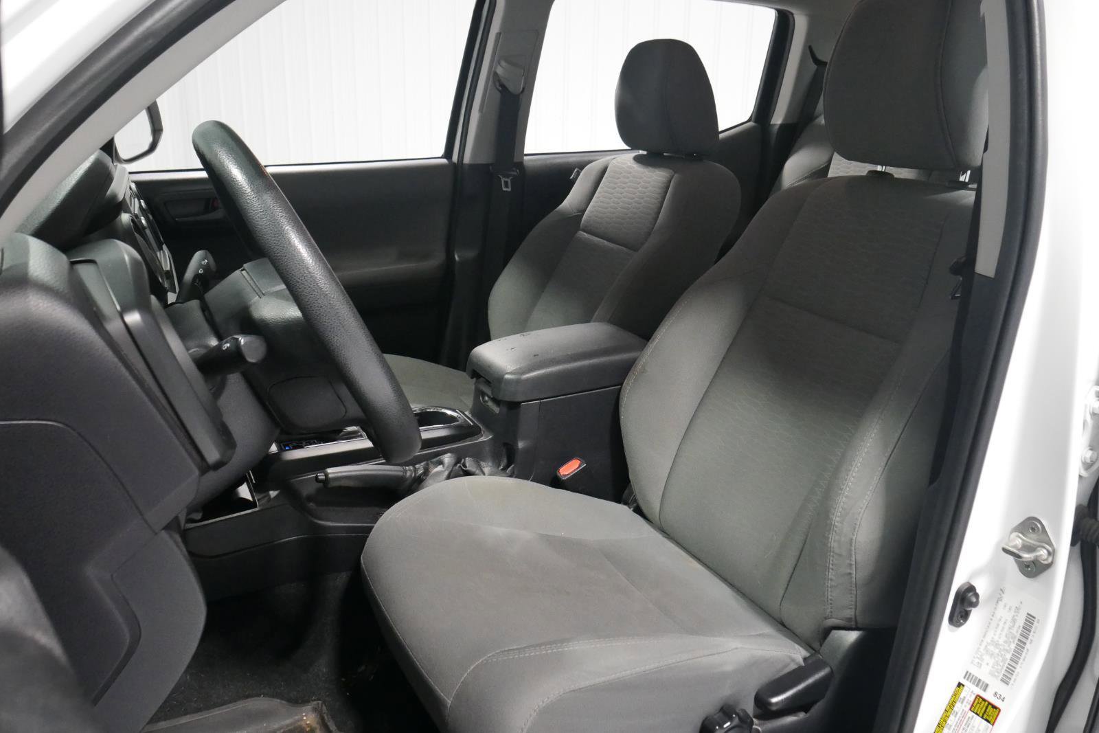 Used 2017 Toyota Tacoma SR image 10