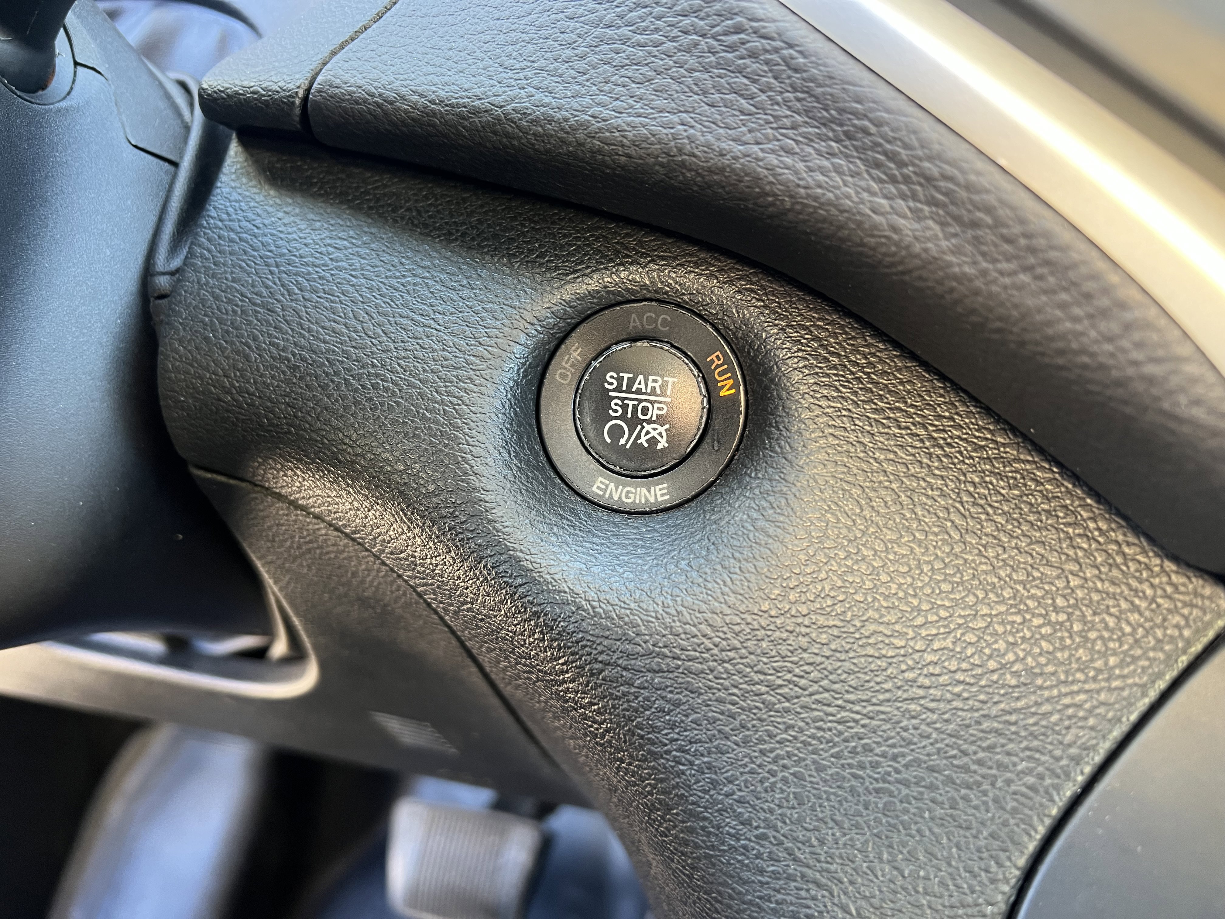 Used 2015 Jeep Cherokee Latitude w/ Comfort/Convenience Group image 28